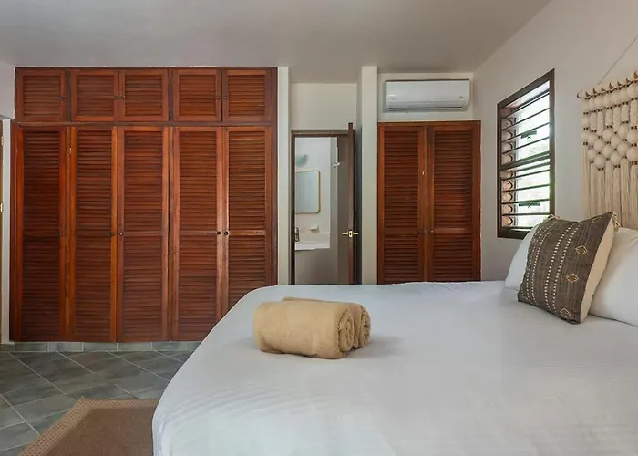 Holiday home 9br Mantaray Soliman Bay Beachfront *